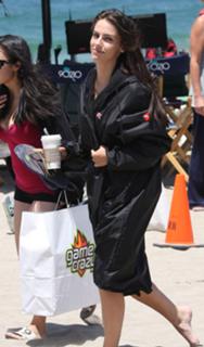 Jessica Lowndes feet photo thumbnail