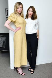 Kirsten Dunst feet photo thumbnail