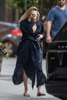 Ashley Olsen feet photo thumbnail