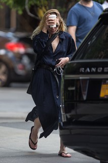 Ashley Olsen feet photo thumbnail
