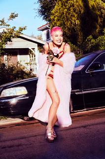 Halsey feet photo thumbnail