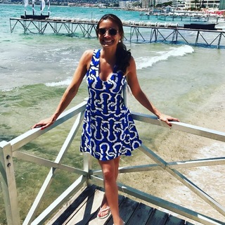 Melanie Sykes feet photo thumbnail