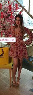 Dulce María feet photo thumbnail