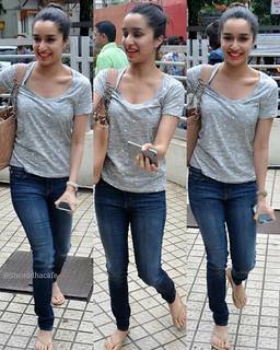 Shraddha Kapoor feet photo thumbnail