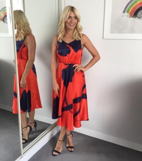Holly Willoughby feet photo thumbnail