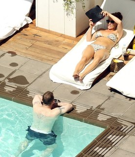 Coleen Rooney feet photo thumbnail
