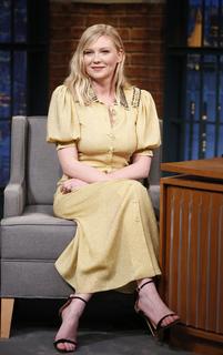Kirsten Dunst feet photo thumbnail