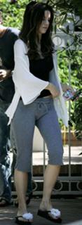 Kate Beckinsale feet photo thumbnail