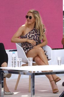 Ellie Goulding feet photo thumbnail