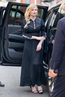 Kirsten Dunst feet photo thumbnail