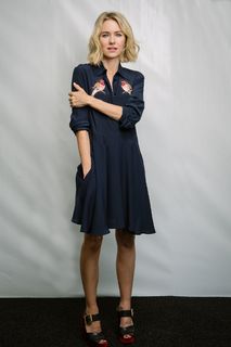 Naomi Watts feet photo thumbnail