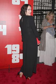 Olivia Wilde feet photo thumbnail