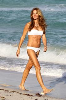 Kelly Bensimon feet photo thumbnail