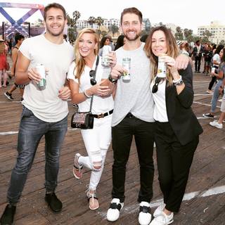 Katie Cassidy feet photo thumbnail