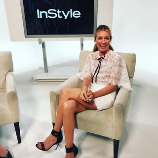 Cat Deeley feet photo thumbnail