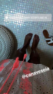 Lucy Mecklenburgh feet photo thumbnail