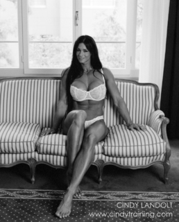 Cindy Landolt feet photo thumbnail