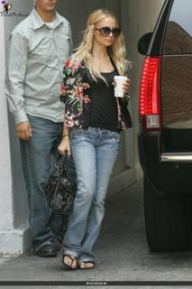 Nicole Richie feet photo thumbnail
