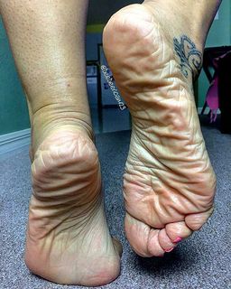 Deedee Rican feet photo thumbnail