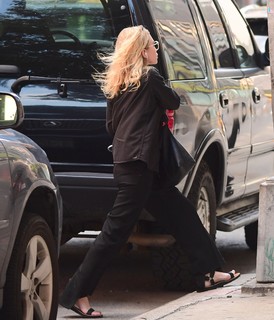 Ashley Olsen feet photo thumbnail