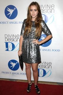 Lily Collins feet photo thumbnail