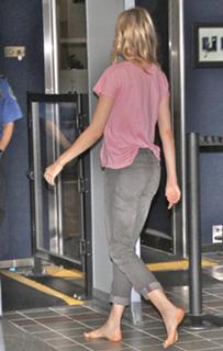 Diane Kruger feet photo thumbnail