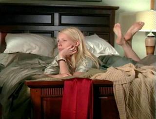 Gwyneth Paltrow feet photo thumbnail