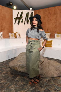 Freida Pinto feet photo thumbnail