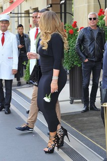 Mariah Carey feet photo thumbnail