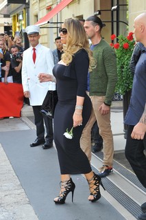 Mariah Carey feet photo thumbnail