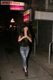 Angelababy feet photo thumbnail