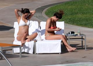 Myleene Klass feet photo thumbnail