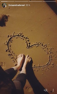 Lívia Andrade feet photo thumbnail