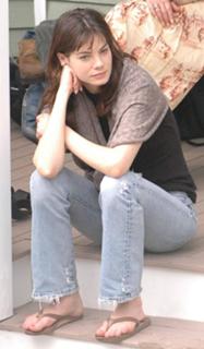 Michelle Monaghan feet photo thumbnail