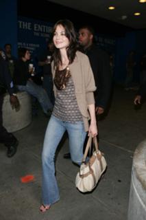 Michelle Monaghan feet photo thumbnail