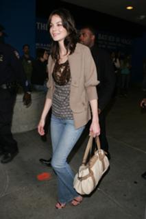 Michelle Monaghan feet photo thumbnail