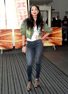 Nicole Scherzinger feet photo thumbnail