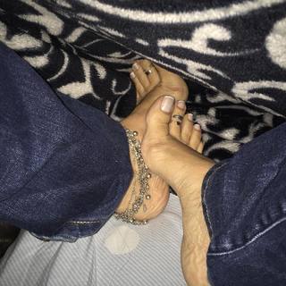Karin Klemp feet photo thumbnail
