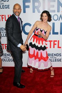 Cobie Smulders feet photo thumbnail