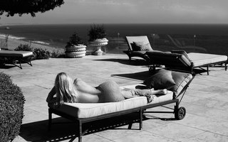 Gwyneth Paltrow feet photo thumbnail