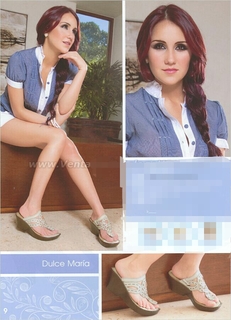 Dulce María feet photo thumbnail