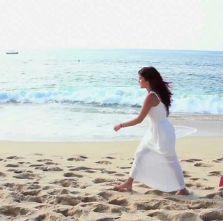 Dulce María feet photo thumbnail