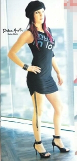 Dulce María feet photo thumbnail