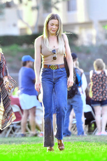 LeAnn Rimes feet photo thumbnail