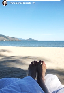 Franciely Freduzeski feet photo thumbnail