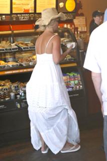 Britney Spears feet photo thumbnail