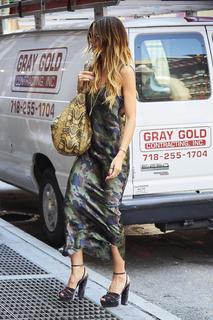 Heidi Klum feet photo thumbnail