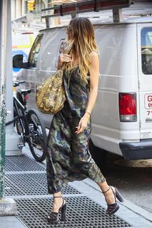 Heidi Klum feet photo thumbnail