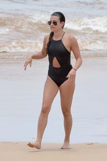 Lea Michele feet photo thumbnail