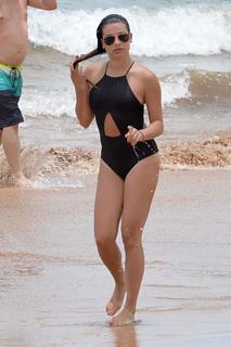 Lea Michele feet photo thumbnail